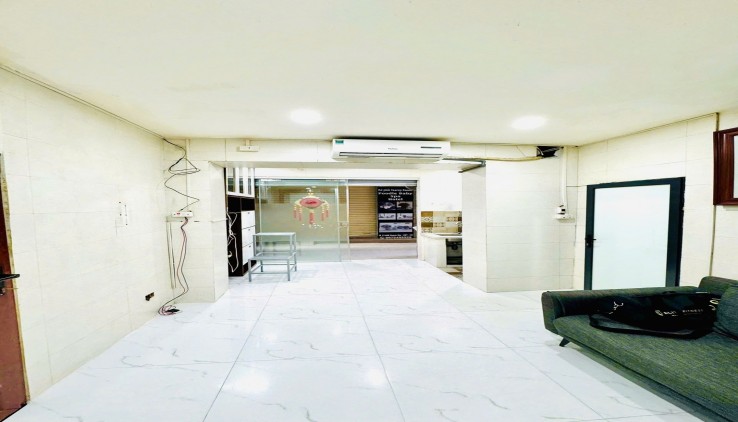 Bán căn hộ TT Tầng 1 kinh doanh Phố 8/3, 44m2, SĐCC, Mặt tiền 5m, giá 2.650 tỷ